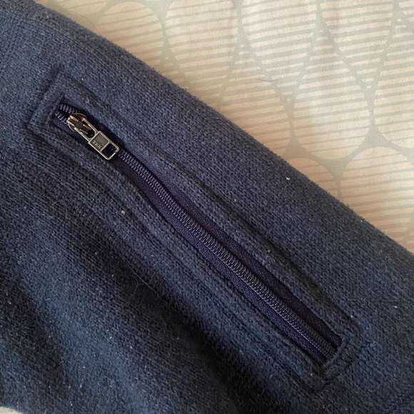 - Patagonia 1/4 zip Sweater Pullover - Picture 2 of 4